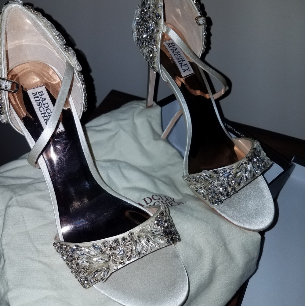 Elegant Bride Shoes - Picture 3 of 5